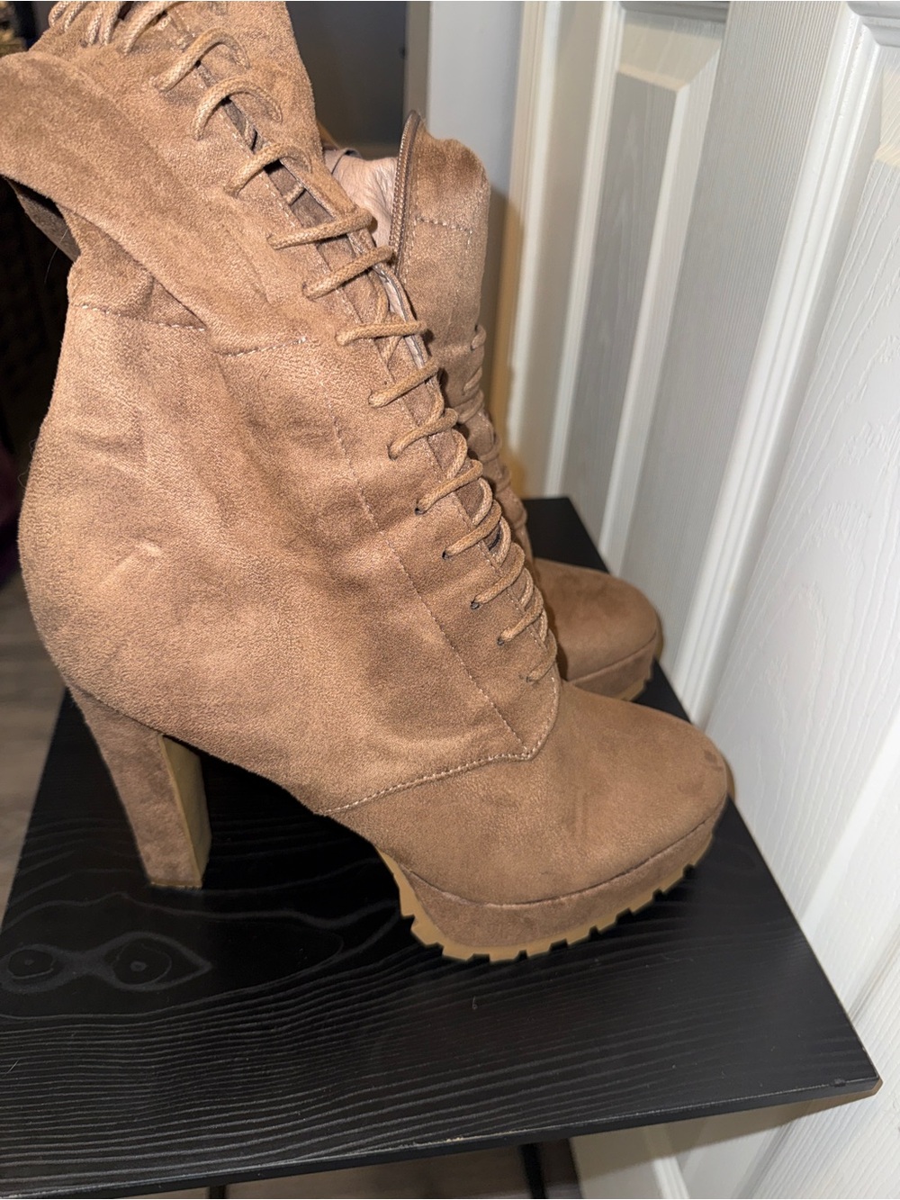 remi shoedazzle heeled boots!